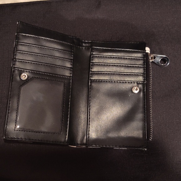 Wallet - Picture 2 of 4